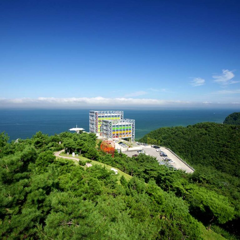 2026 강릉 정동진 하슬라아트월드 뮤지엄호텔 예약, 객실 가격 비교 총정리 (스탠다드 스위트 솔거동 바다전망, 하슬라아트월드 미술관 인접, 정동진역 차량 5분, 무료 주차)